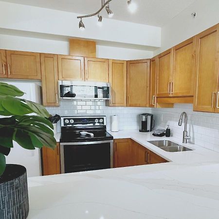 Downtown Waterfront Kelowna Oasis Newly Renovated 2Bed 2Bath公寓 外观 照片