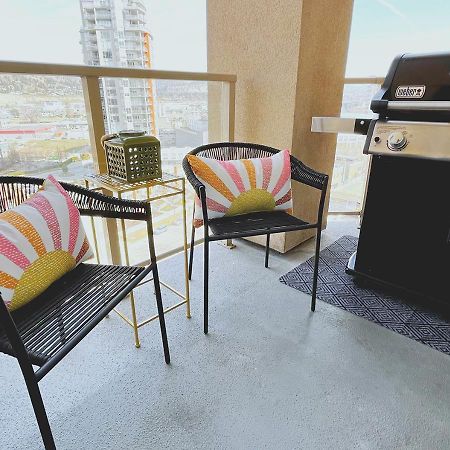 Downtown Waterfront Kelowna Oasis Newly Renovated 2Bed 2Bath公寓 外观 照片