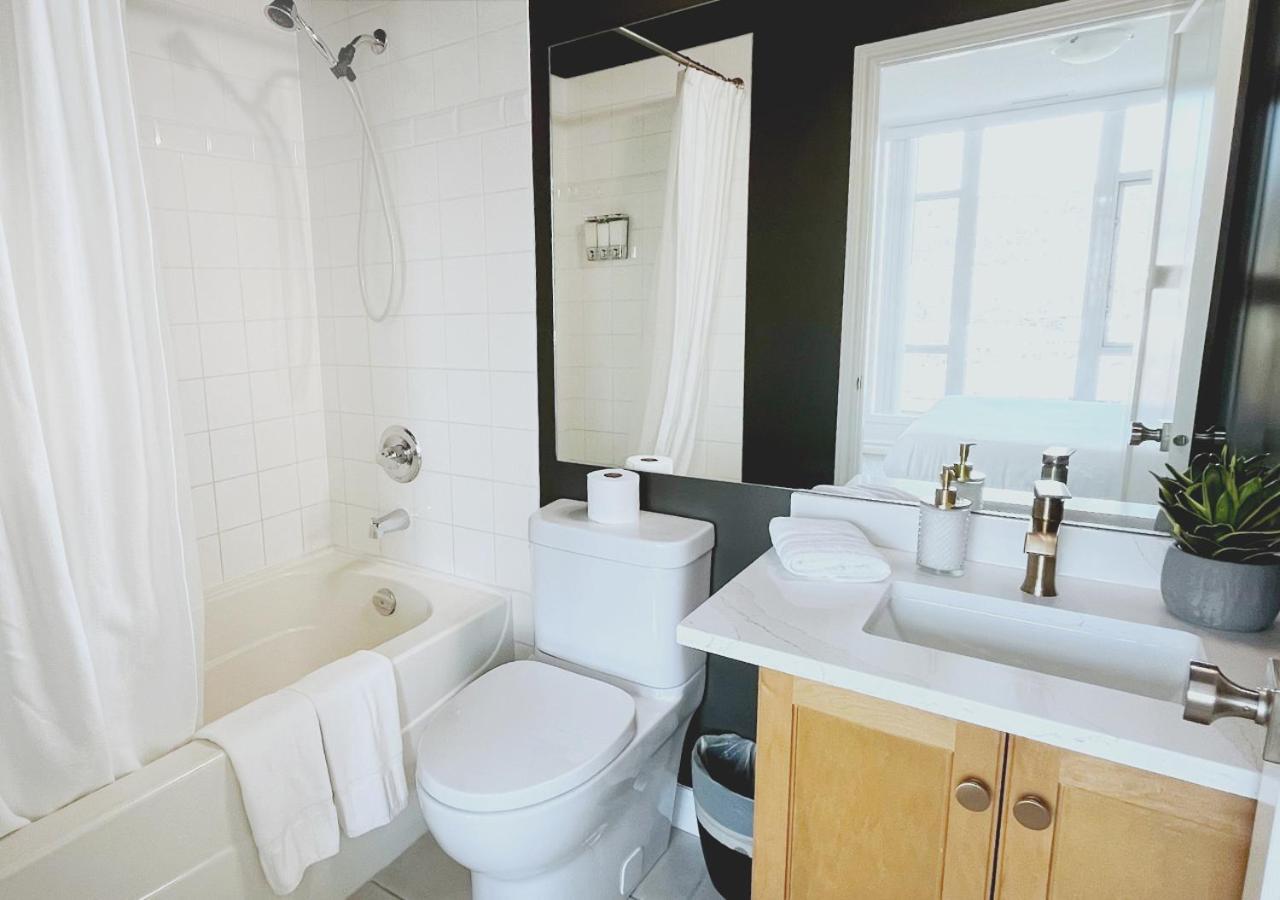 Downtown Waterfront Kelowna Oasis Newly Renovated 2Bed 2Bath公寓 外观 照片
