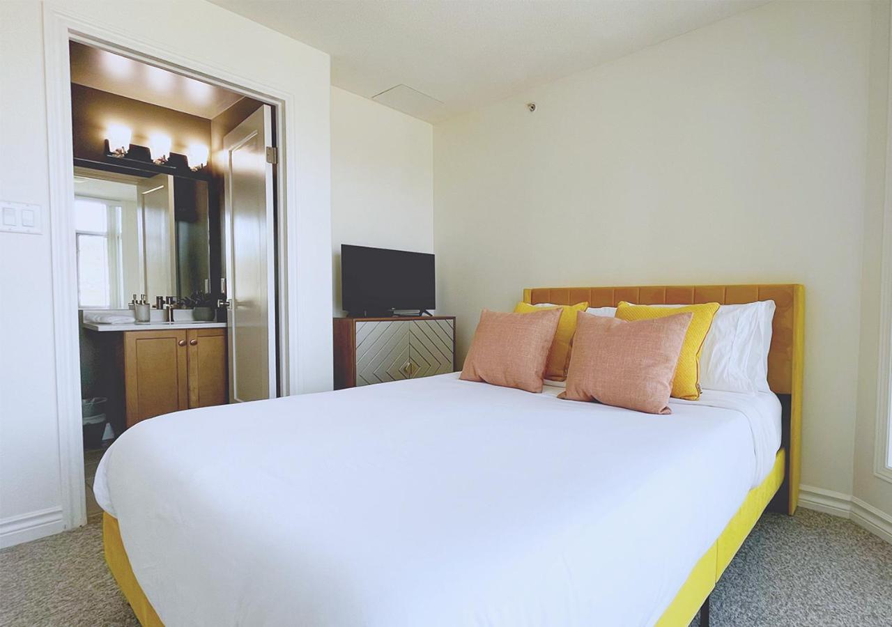 Downtown Waterfront Kelowna Oasis Newly Renovated 2Bed 2Bath公寓 外观 照片