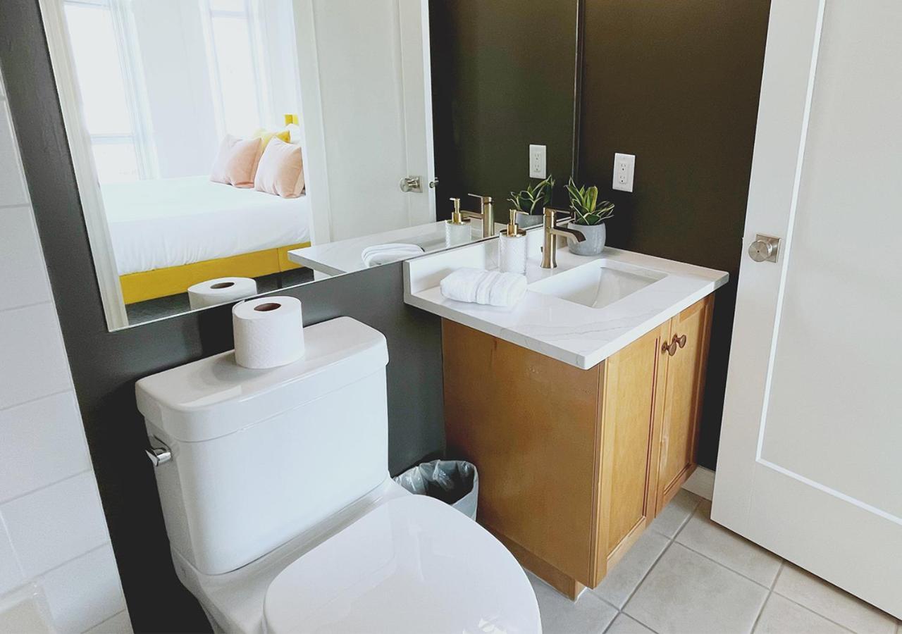 Downtown Waterfront Kelowna Oasis Newly Renovated 2Bed 2Bath公寓 外观 照片