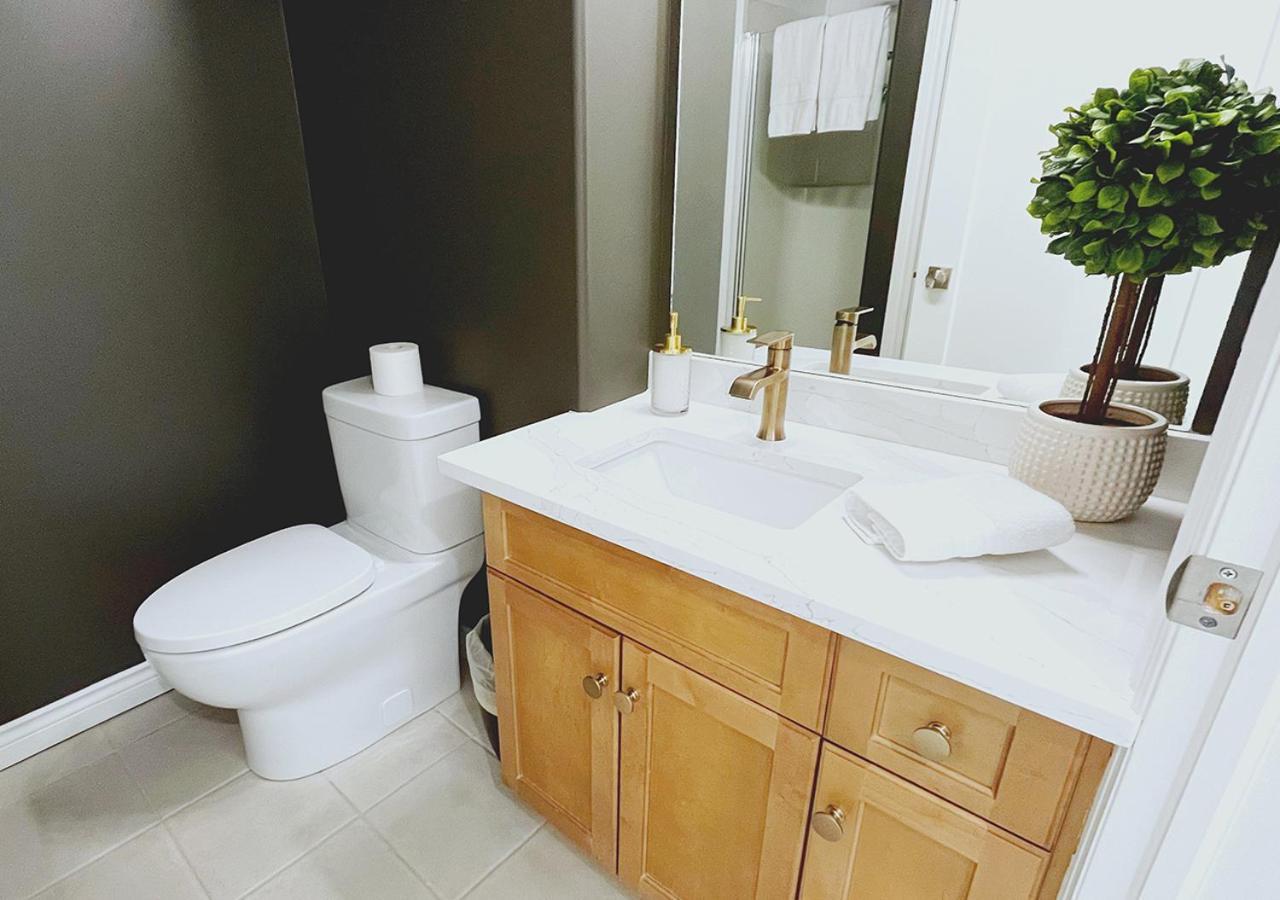 Downtown Waterfront Kelowna Oasis Newly Renovated 2Bed 2Bath公寓 外观 照片